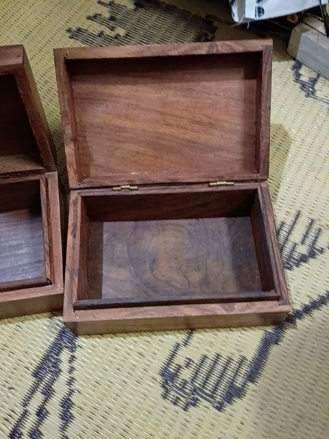Wood inlay box geometric design