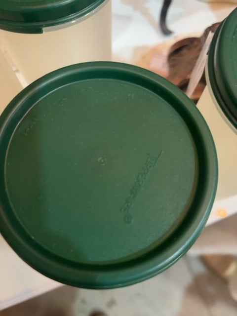 Hunter green Tupperware Modular round container 22oz., 22oz