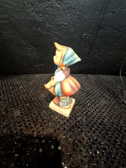 Goebel Hummel "Little Helper" #73, 1.5" × 2.5" × 4"