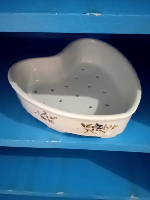 White Cordon bleu Heart colander strainer, Medium
