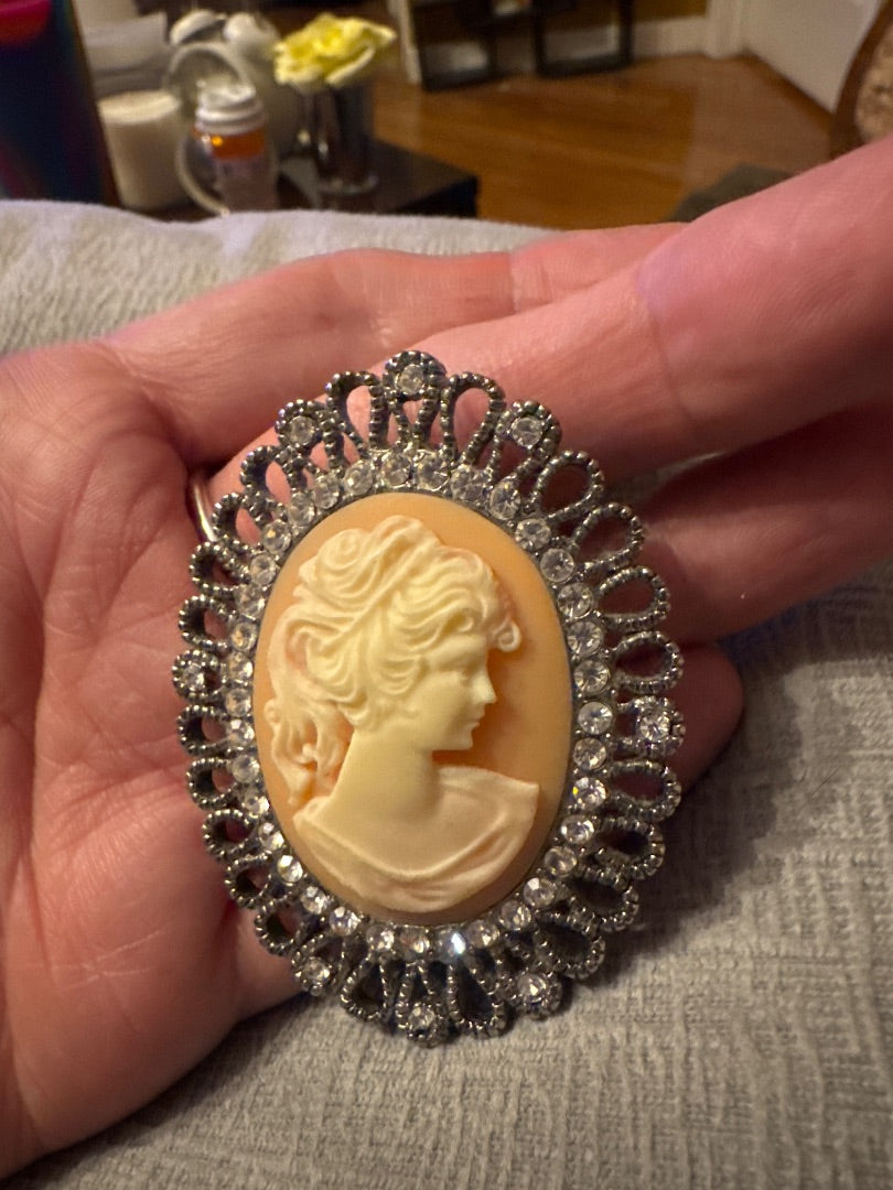 Peach Cameo Broach
