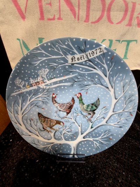 Blue Haviland Noel 1972 • 3 French Hens, #3, 8.25"
