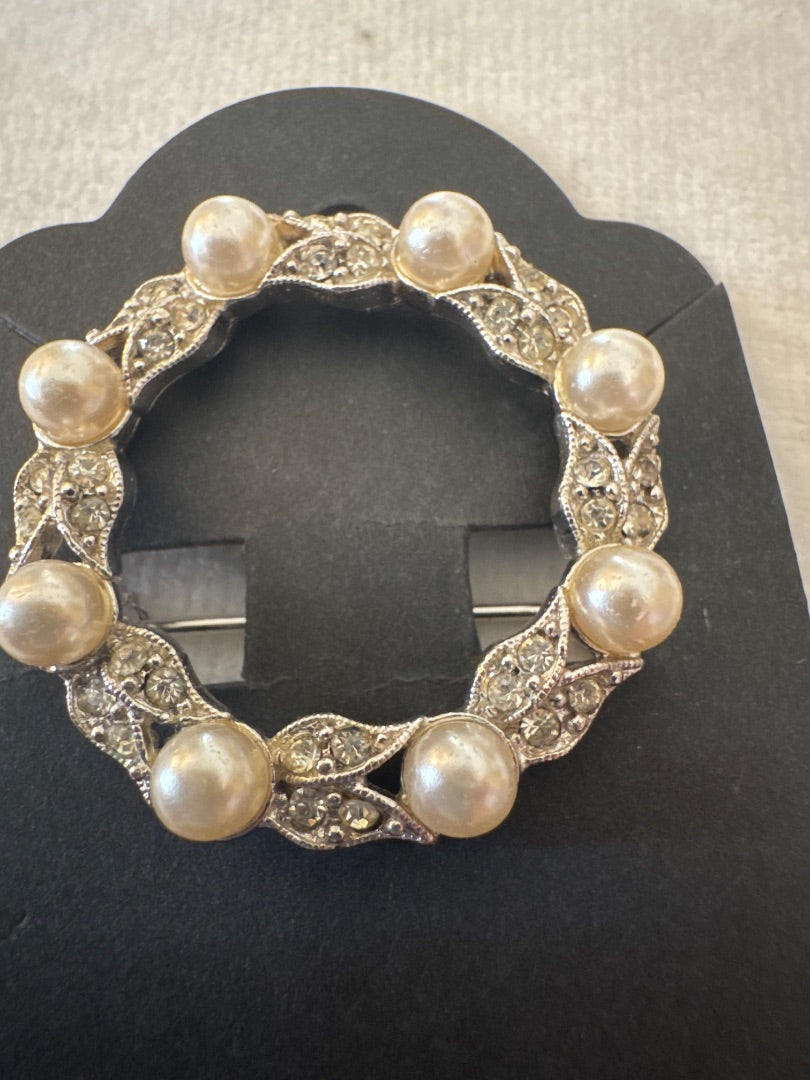 Pearl and rhinestone circle pin