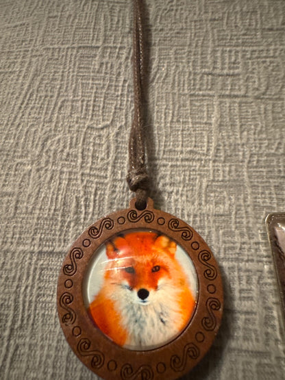 Multi Un Misc. pendants, necklaces etc.