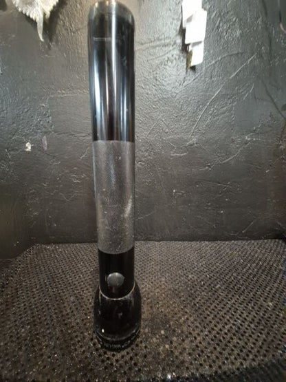 Black  Mag Lite Flashlight, 12"