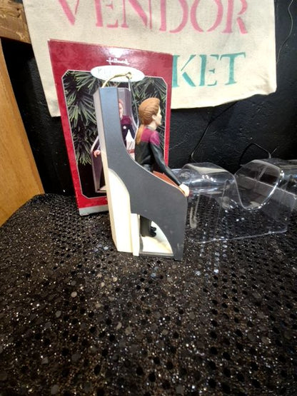 Hallmark Captain Kathryn Janeway Star Trek Voyager Ornament