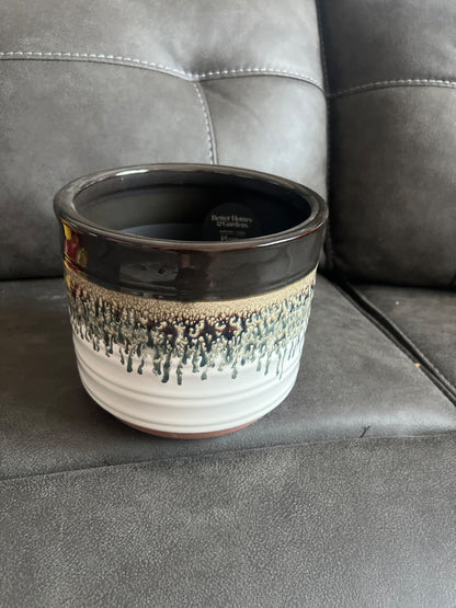 Better homes and Garden planter
