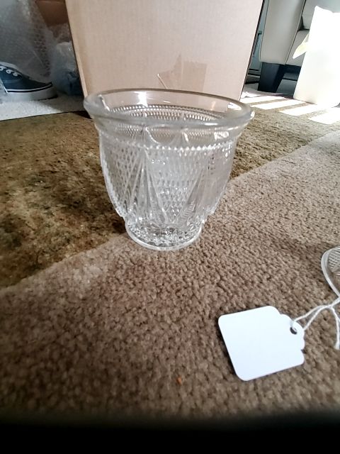 Pressed glass sugar bowl w/lid bowl