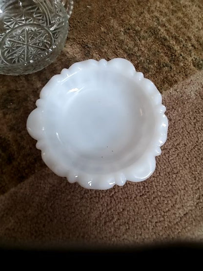 Anchor hocking Milk glass pedestal ashtray
