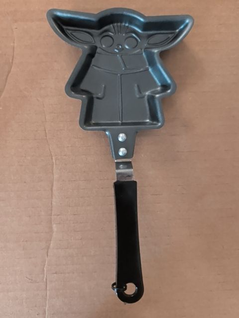 Frankford Candy ©2021 Star Wars Grogu (Baby Yoda) Pancake Pan/Skillet, 5" x 4" Mold