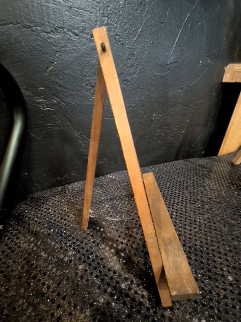 Dark Brown  Mini Wooden Easel, 8"