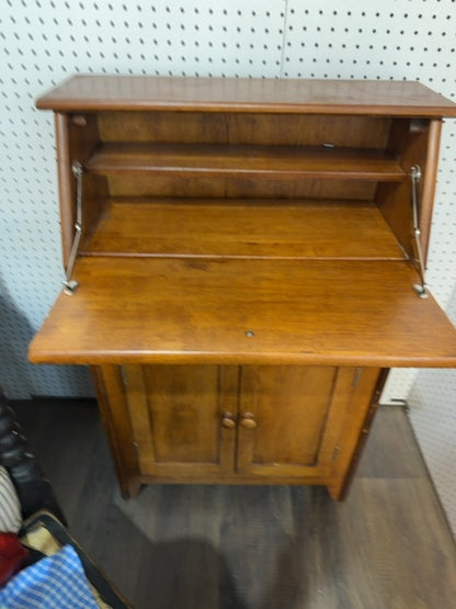 Medium Pine  Desk, 25” x 39” x 11”