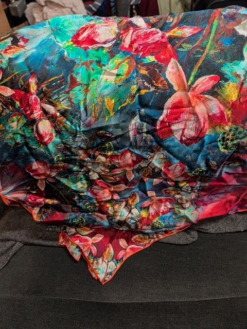 Baoshidi Floral Scarf
