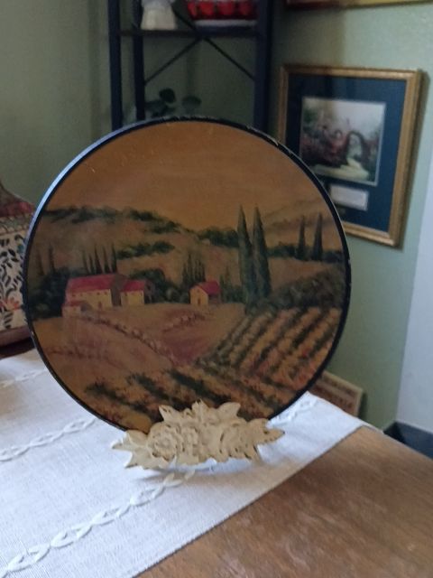 Ceramic Tuscany ceramic plate, 10", white metal stand
