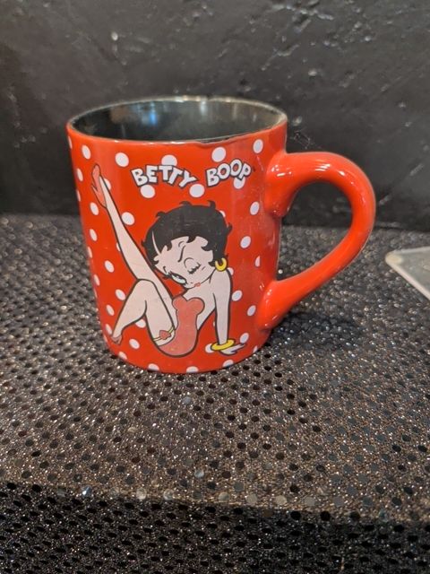 Betty Boop Mug "as is"