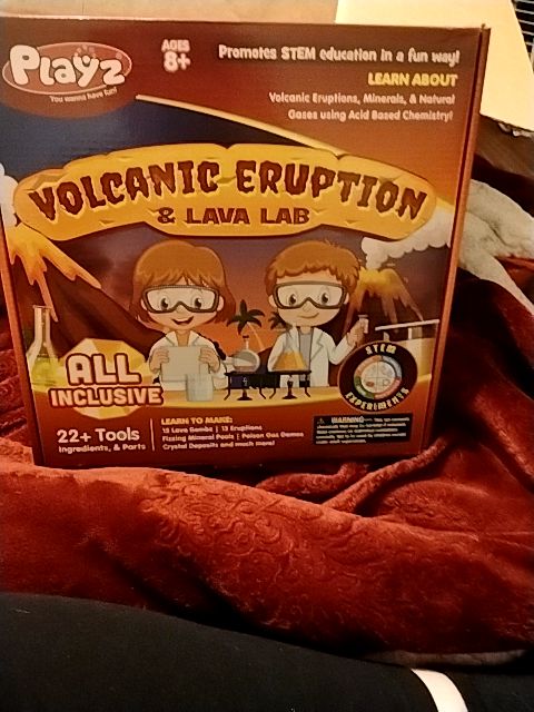 Brown Multi Playz Volcanic Eruption & Lava Lab