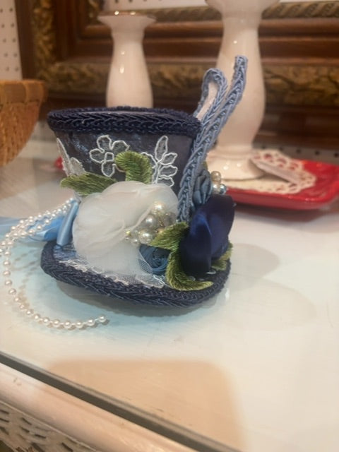 MysticalCreationsByMaira Blue bunny tophat