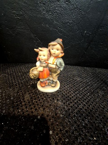 Goebel M.I. Hummel #94 3/0 "Surprise", 2.5" × 1.5" × 4"