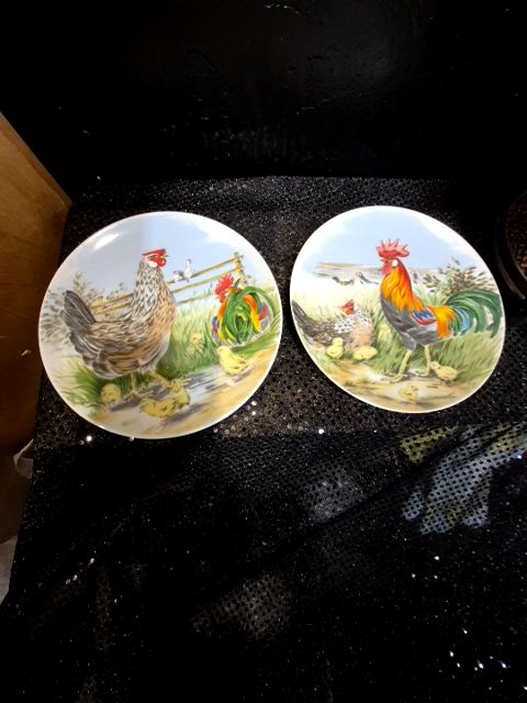 Set of 2 Decorative Chicken plates
