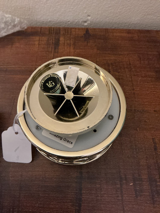 silver UG Amazing grace mirrored display, 4”