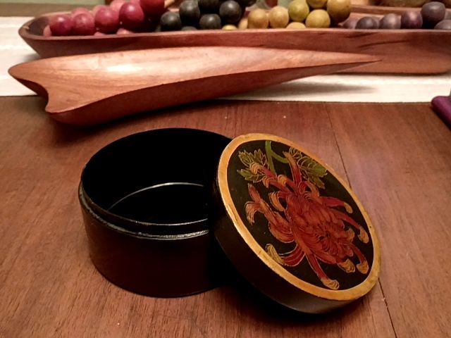 Vintage hand painted floral round trinket box