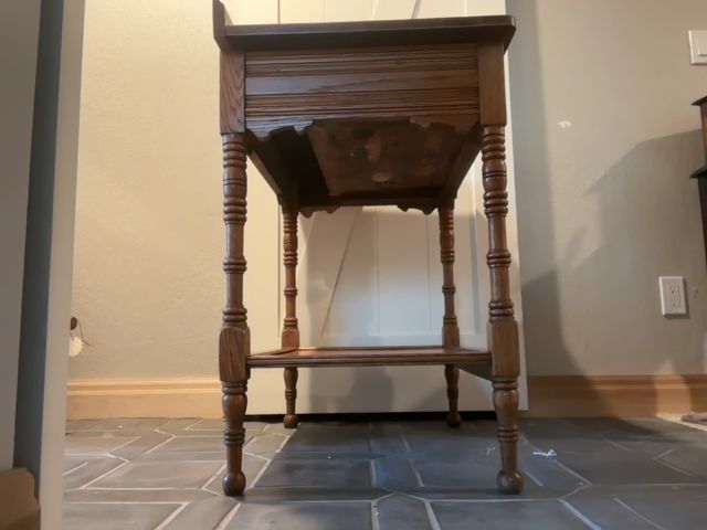 Oak American Arts and Crafts Early 20th Century Oak Wash Stand Table, 30"w x 19"D x 29 1/4"H