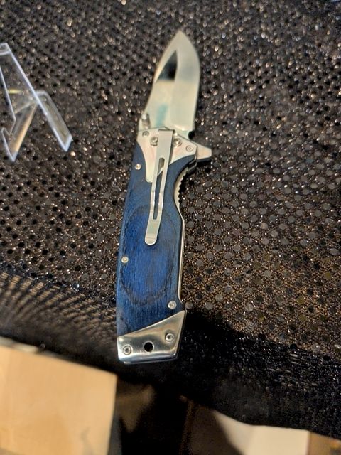 Sharps Quick Draw Pocket Knife