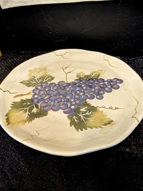11" grapevine plate