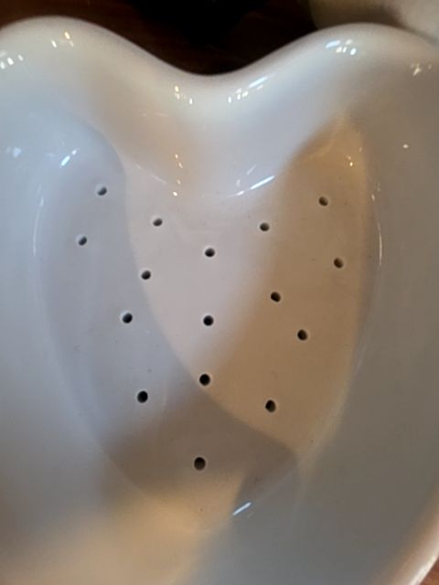 Ceramic Heart Berry Strainer