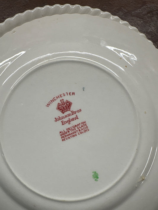 Cream Johnson brothers Painted vintage sofa table, 7”