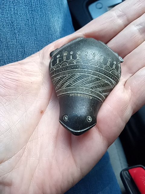 Vintage carved frog stone