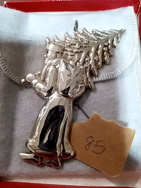 Vintage sterling silver Ghorham Santa w tree