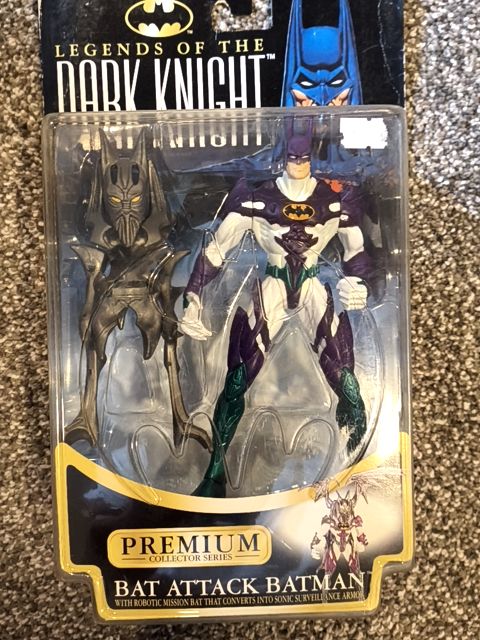Legends of the dark Knight Bat attack Batman