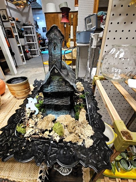 Black  HOLIDAY Spooky House