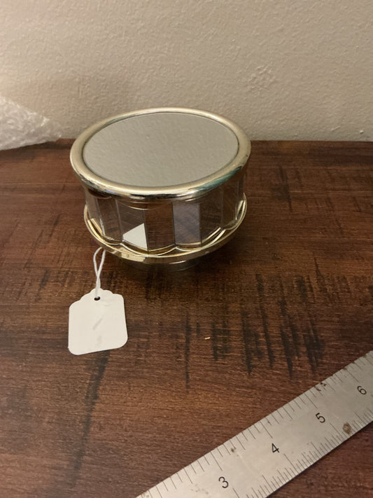 silver UG Amazing grace mirrored display, 4”