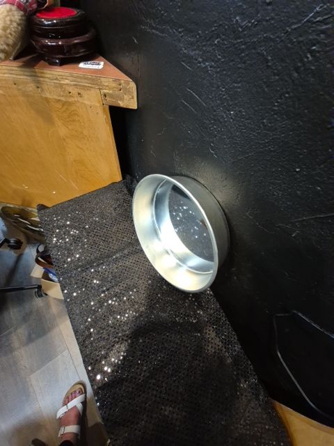 Metal Cake Pan, 8.5"