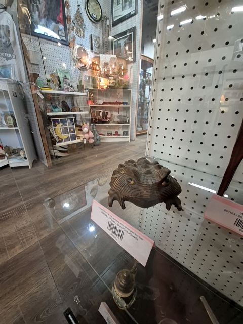Vintage CRYPTMERIA Japanese wood carved good luck toad