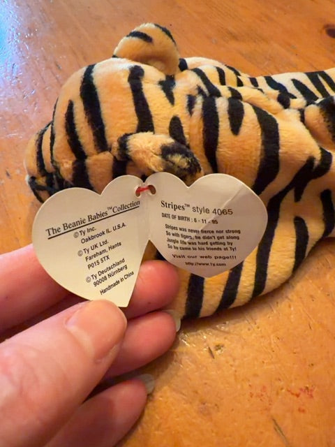 Beanie baby Stripes. Has paper tag.