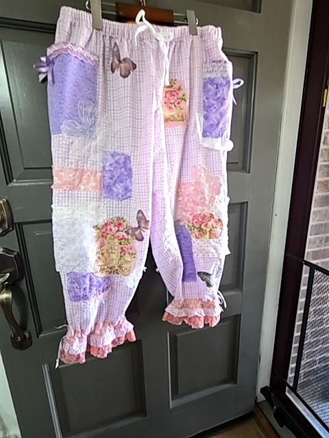 Pantaloons pink