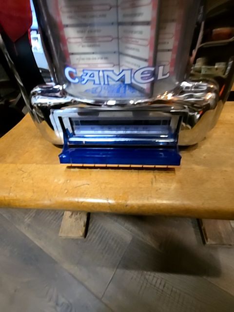 Silver CROSLEY Vintage mini camel joe cigarettes diner CR 10 jukebox Am an Fm radio and cassette player