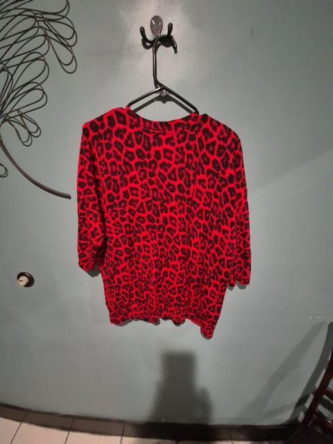 Red & Black Animal Print Cathy Daniels Sweater, 1X