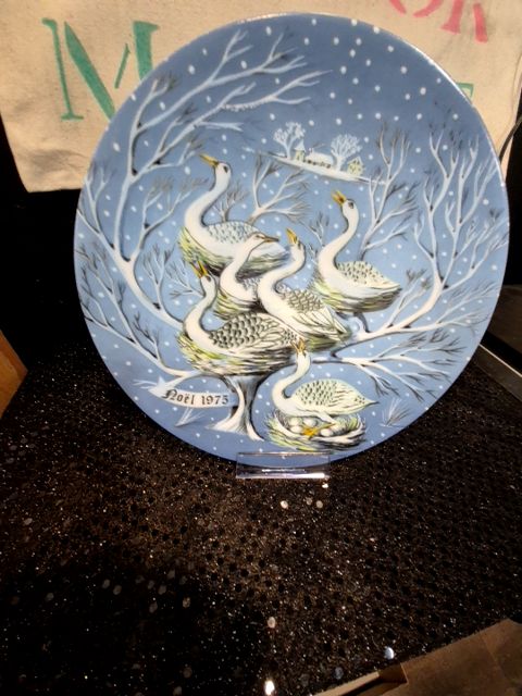 Blue Haviland France Noel 1975 • 6 Geese A'Laying, #6, 8.25"