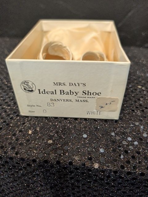 Vintage Mrs. Day's Ideal Baby Shoes in Original Box Satin Size 0