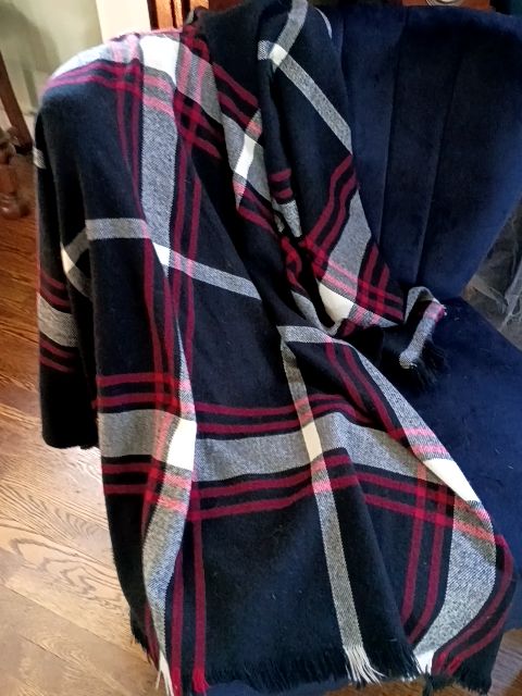 Red/black plaid shawl, Medium