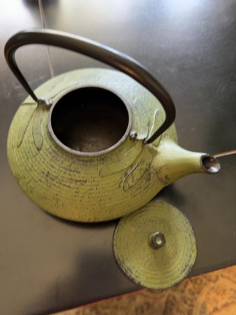 Dragonfly tea teapot without infuser