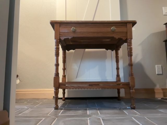 Oak American Arts and Crafts Early 20th Century Oak Wash Stand Table, 30"w x 19"D x 29 1/4"H