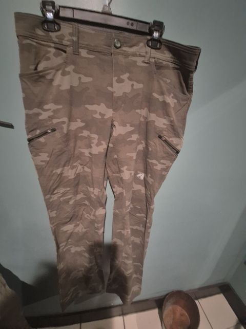 Eddie Bauer First Ascent Camo Pants 38/34