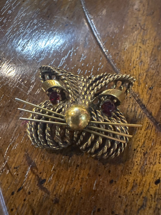 Red Crystal Eyes Jeanne HGA Cat Broach