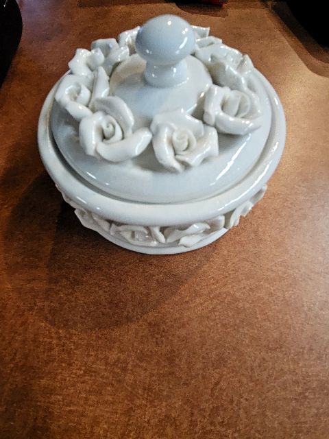 Vintage Germaine Monteil white porcelain trinket box (or vanity jar) with a lid.