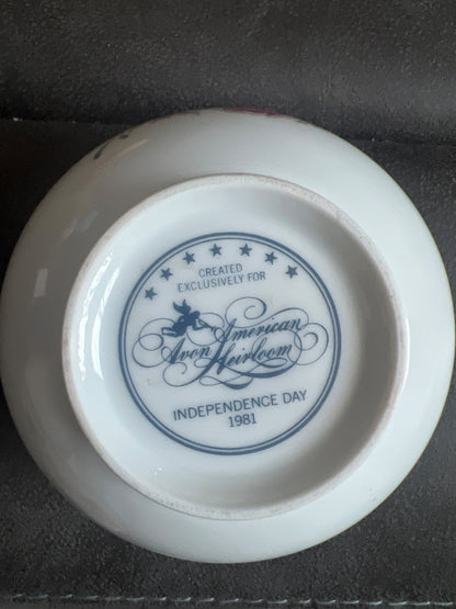 1981 Avon American Heirloom "Independence Day" porcelain bowl